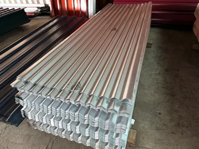 Aluzinc West Hills roofing sheet super grade with wavy profile in silver - colored options available